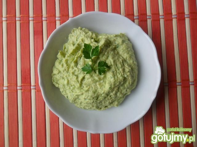 Pasta z awokado, sera i zieleniną Pasta z awokado, sera i zieleniną