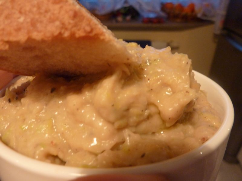 Pasta z białej fasoli i czosnku