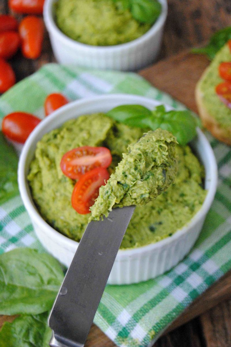 Pasta z ciecierzycy i szpinaku Pasta z ciecierzycy i szpinaku