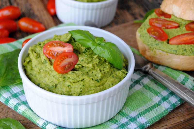 Pasta z ciecierzycy i szpinaku Pasta z ciecierzycy i szpinaku