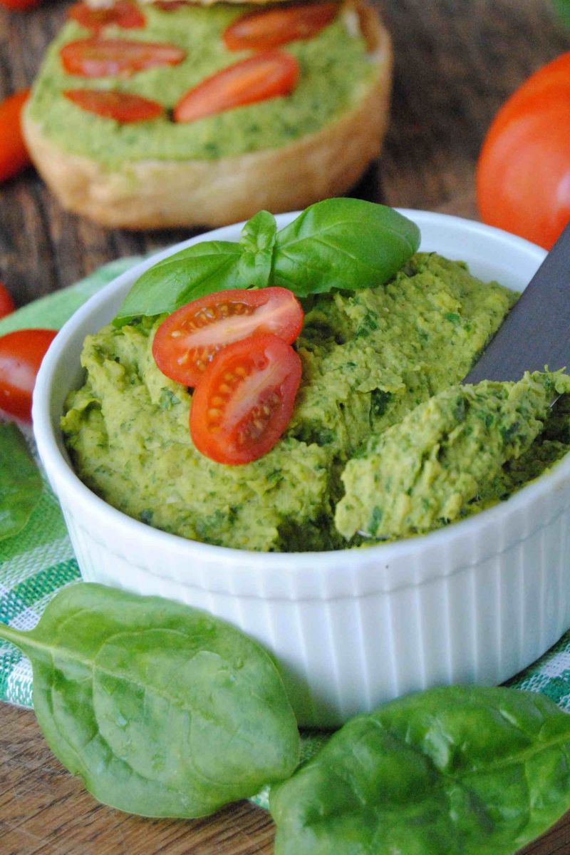 Pasta z ciecierzycy i szpinaku Pasta z ciecierzycy i szpinaku