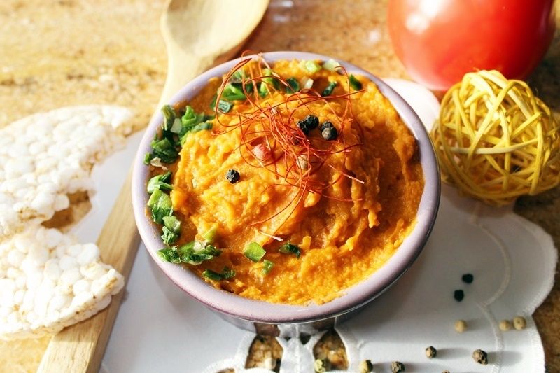 Pasta z ciecierzycy, jajek i suszonych pomidorów  Pasta z ciecierzycy, jajek i suszonych pomidorów