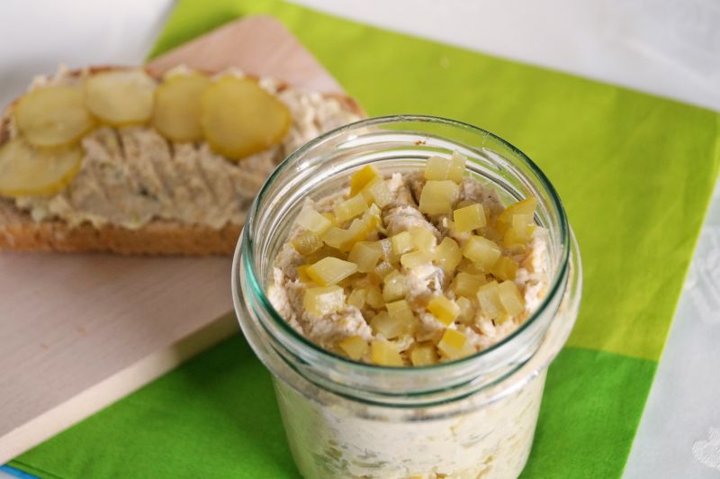 Pasta z ciecierzycy z makrelą