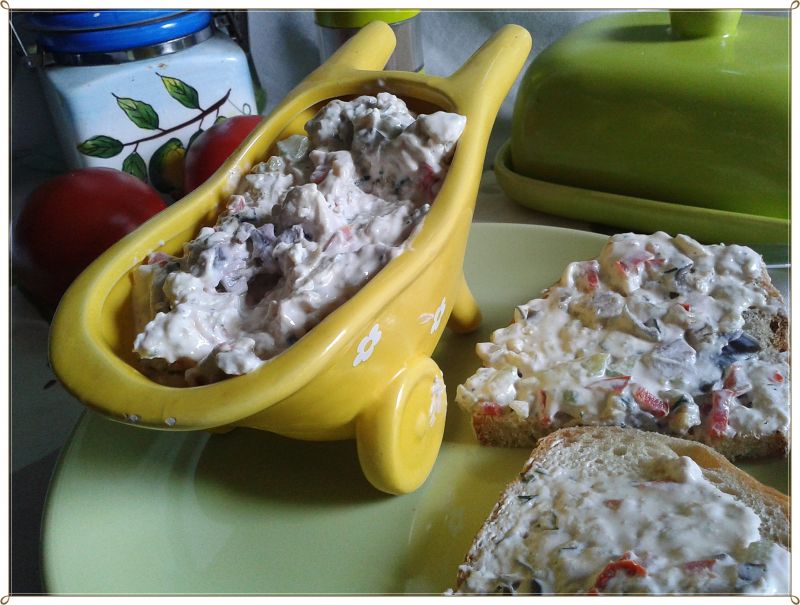 Pasta z fety z grillowanym bakłażanem  Pasta z fety z grillowanym bakłażanem