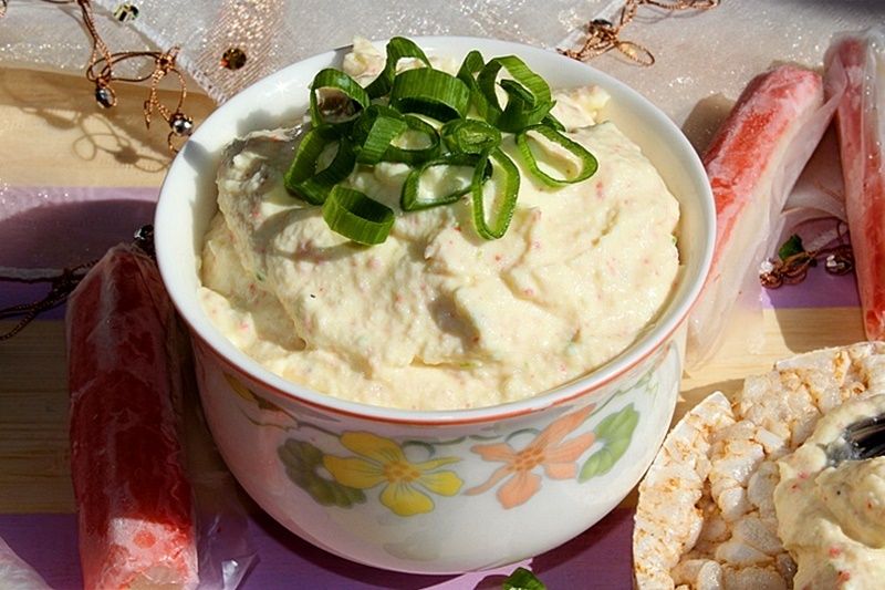 Pasta z jajek i serka wiejskiego z surimi Pasta z jajek i serka wiejskiego z surimi