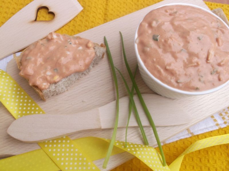 Pasta z jajek i szczypiorku Pasta z jajek i szczypiorku