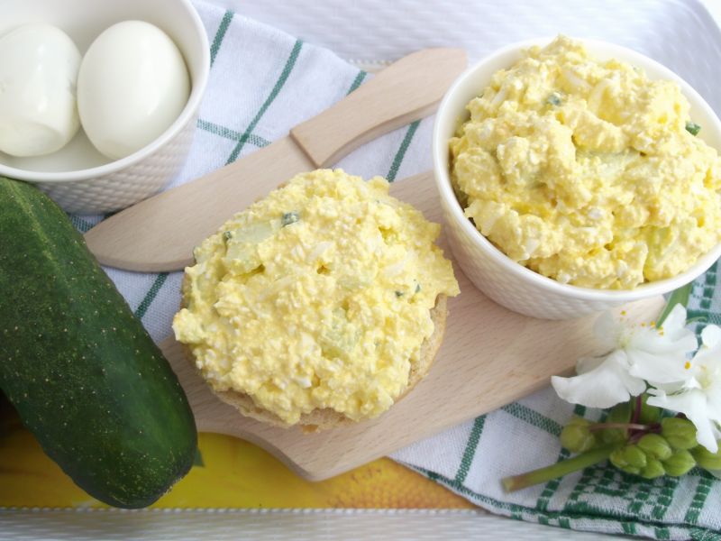 Pasta z jajek, twarożku i ogórka zielonego  Pasta z jajek, twarożku i ogórka zielonego