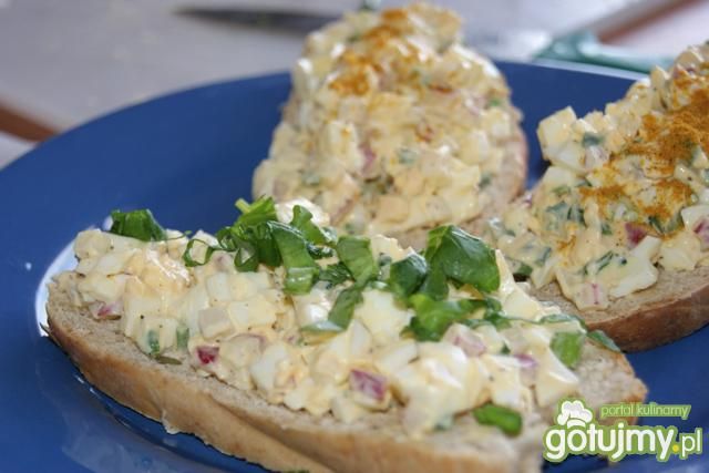 Pasta z jajka na kanapki