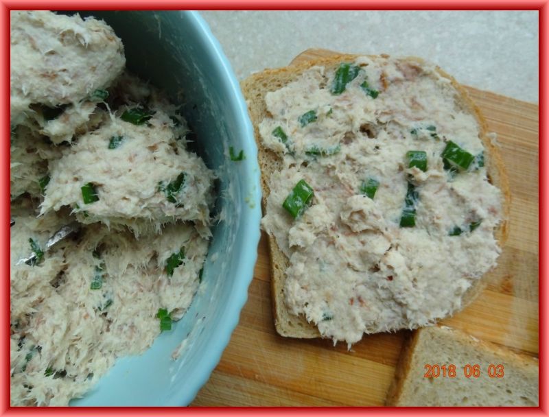 Pasta z makreli wędzonej z zieloną cebulką Pasta z makreli wędzonej z zieloną cebulką