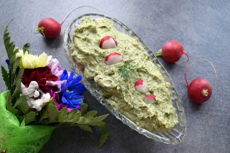 Pasta z makreli ze szpinakiem natką pietruszki