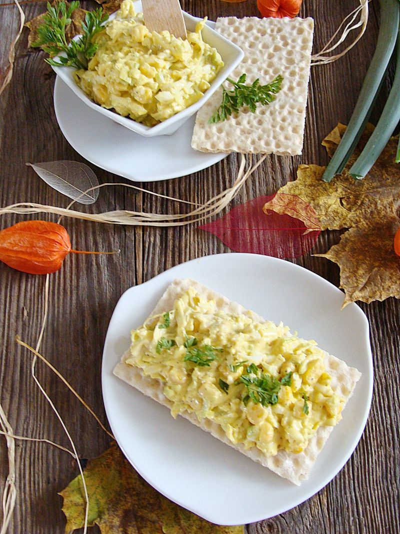 Pasta z mozzarellą ananasem i curry  Pasta z mozzarellą ananasem i curry