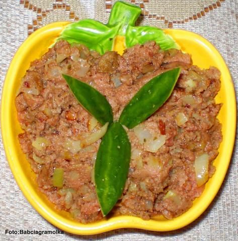Pasta z pasztetu i cebuli Pasta z pasztetu i cebuli