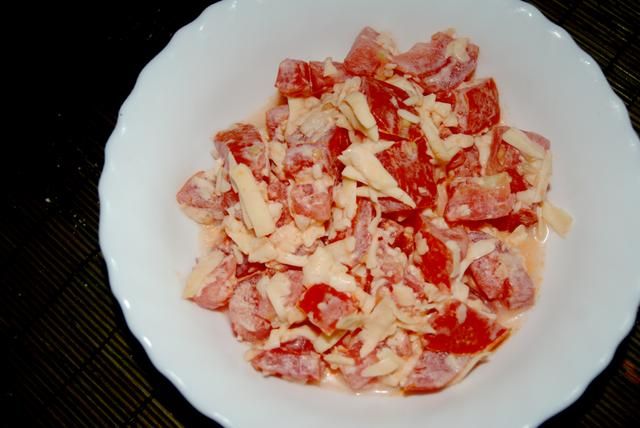Pasta z pomidorów, sera i czosnku Pasta z pomidorów, sera i czosnku