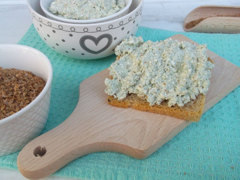 Pasta z sera białego, otrąb i jęczmienia