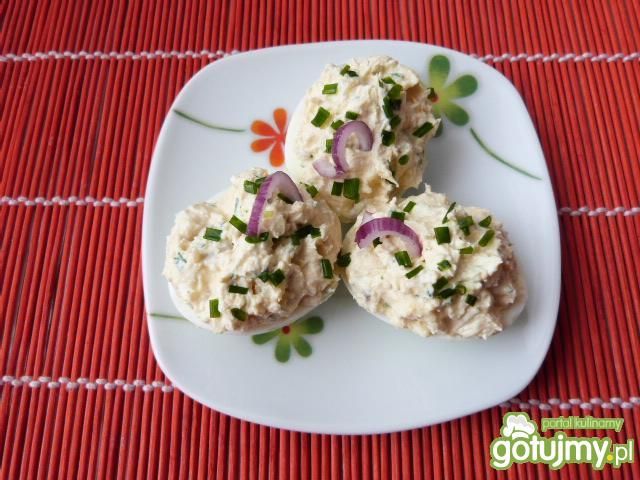 Pasta z sera i śledzi solonych