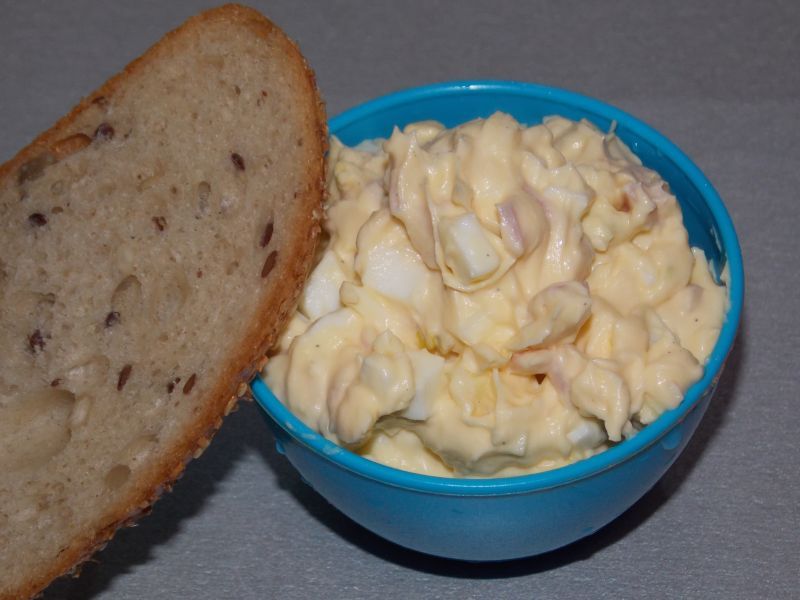 Pasta z szynką na serkach topionych Pasta z szynką na serkach topionych