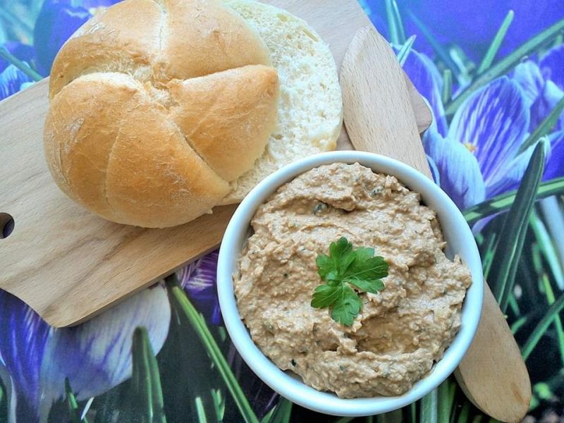 Pasta z wątróbki i cukinii do pieczywa Pasta z wątróbki i cukinii do pieczywa