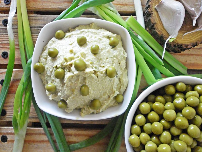 Pasta z wędzonego twarogu i groszku Pasta z wędzonego twarogu i groszku