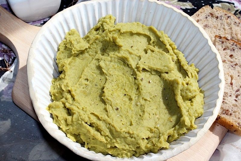 Pasta z zielonego groszku