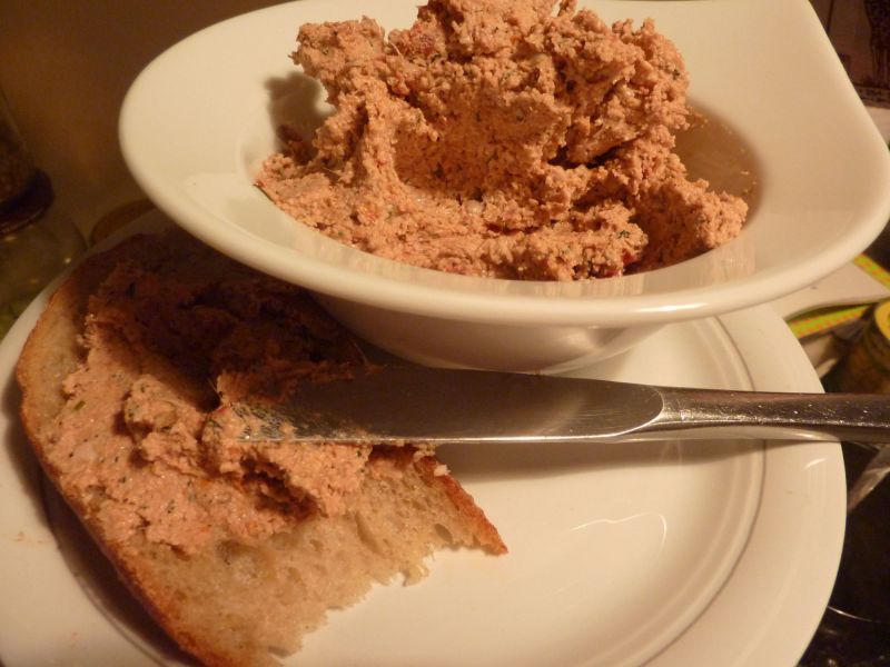 Pasta ze słonecznika do chleba