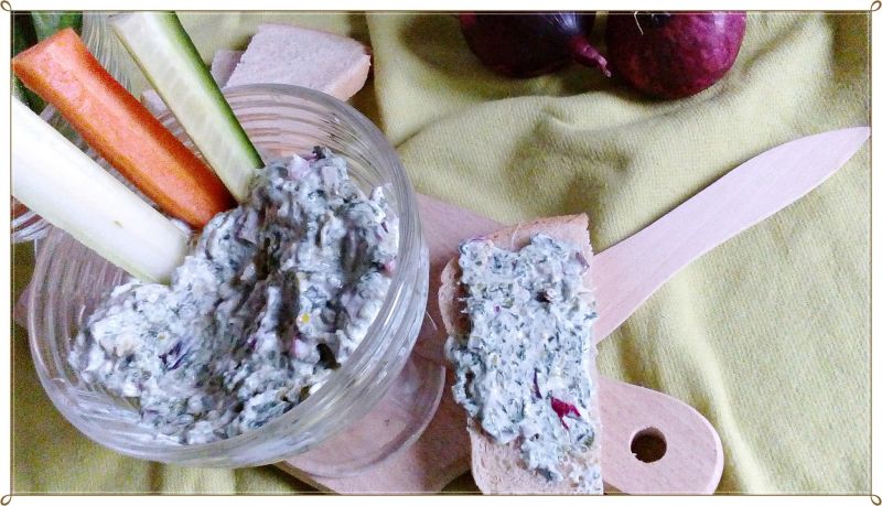 Pasta ze szpinaku, fety i gotowanej kapusty