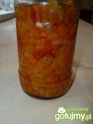 Pasteryzowana sałatka z papryki