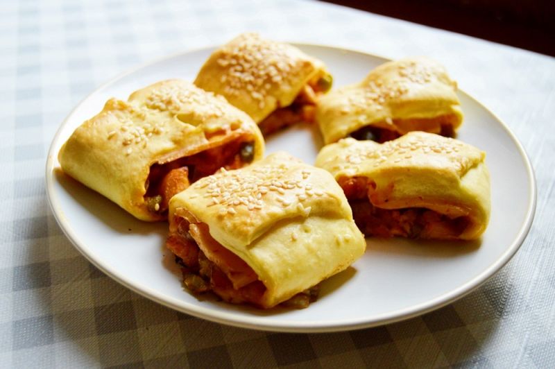 Paszteciki krucho-drożdżowe nadziane kurczakiem