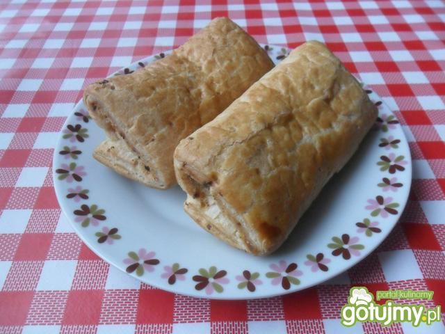 Paszteciki z ciasta francuskiego 