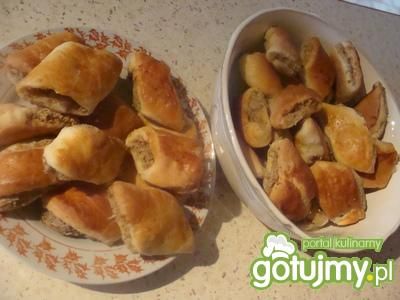 Paszteciki z farszem z białej kiełbasy