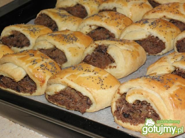 Paszteciki z kapustą i grzybami. Paszteciki z kapustą i grzybami.