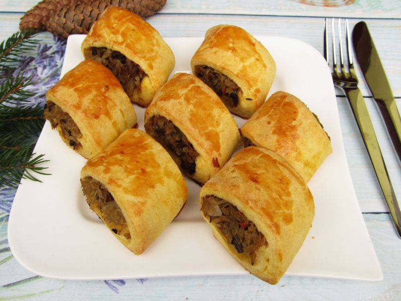 Paszteciki z kapustą kiszoną i pieczarkami Paszteciki z kapustą kiszoną i pieczarkami