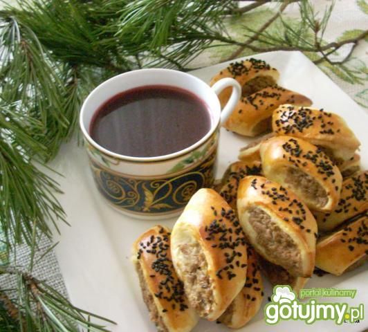 Paszteciki z mięsem i czarnuszką  Paszteciki z mięsem i czarnuszką