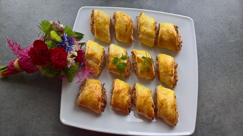 Paszteciki z mięsem i kapustą kiszoną