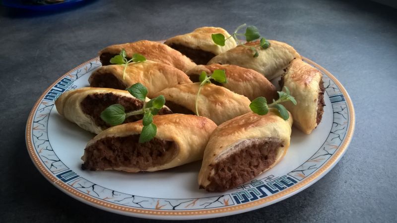 Paszteciki z mięsem i pieczarkami Paszteciki z mięsem i pieczarkami