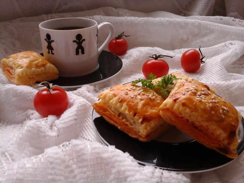 Paszteciki z mięsem i szpinakiem