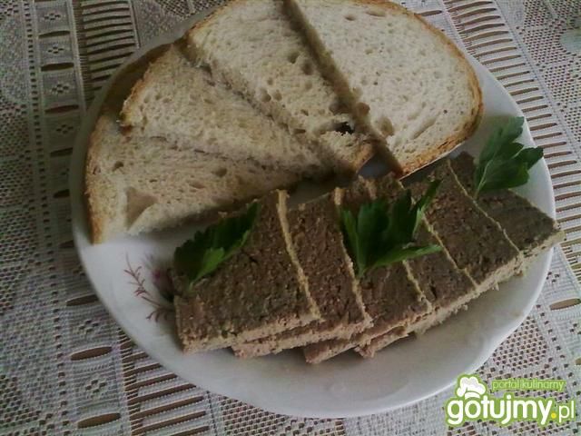 Pasztet drobiowy z wątróbką 