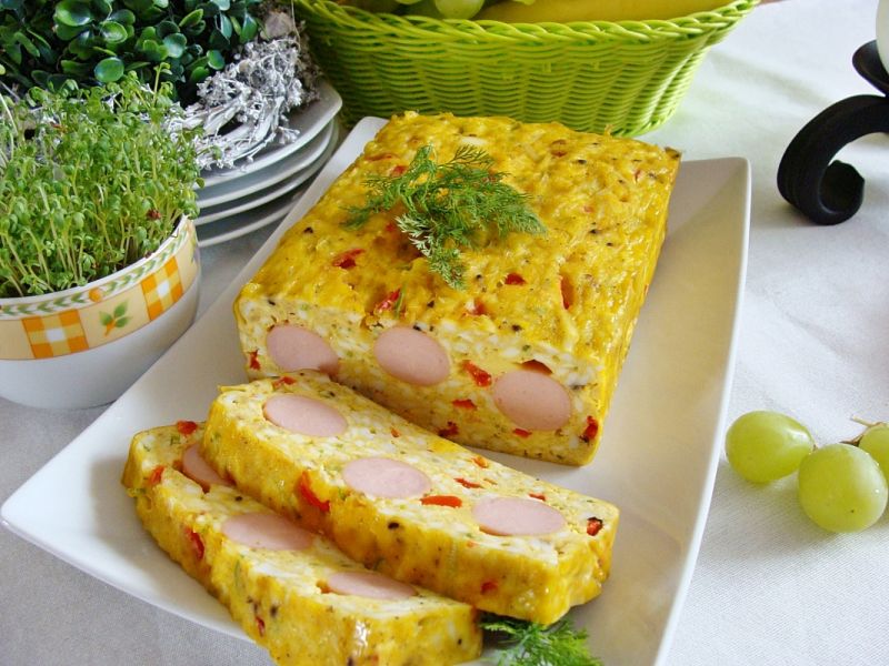 Pasztet jajeczny z parówką 