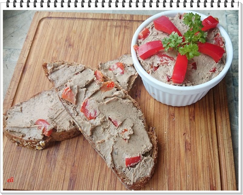 Pasztet wątróbkowy Eli z czerwoną papryką