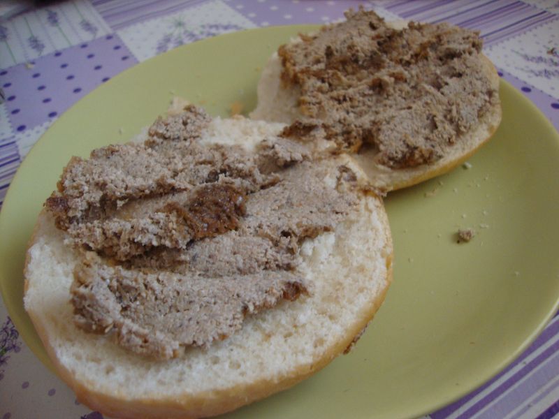 Pasztet wegański ze słonecznika i pieczarek