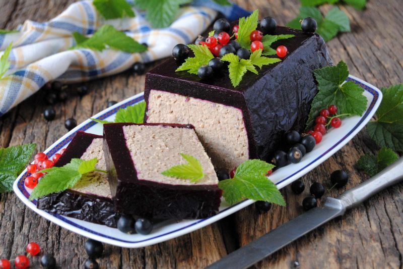 Pasztet z galaretką z czarnej porzeczki Pasztet z galaretką z czarnej porzeczki