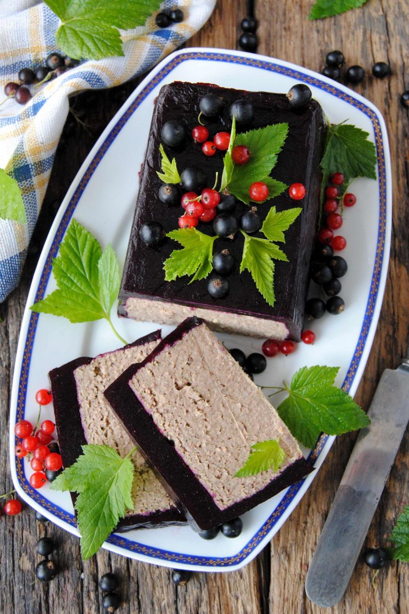 Pasztet z galaretką z czarnej porzeczki Pasztet z galaretką z czarnej porzeczki