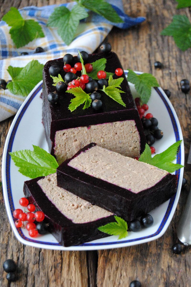 Pasztet z galaretką z czarnej porzeczki Pasztet z galaretką z czarnej porzeczki