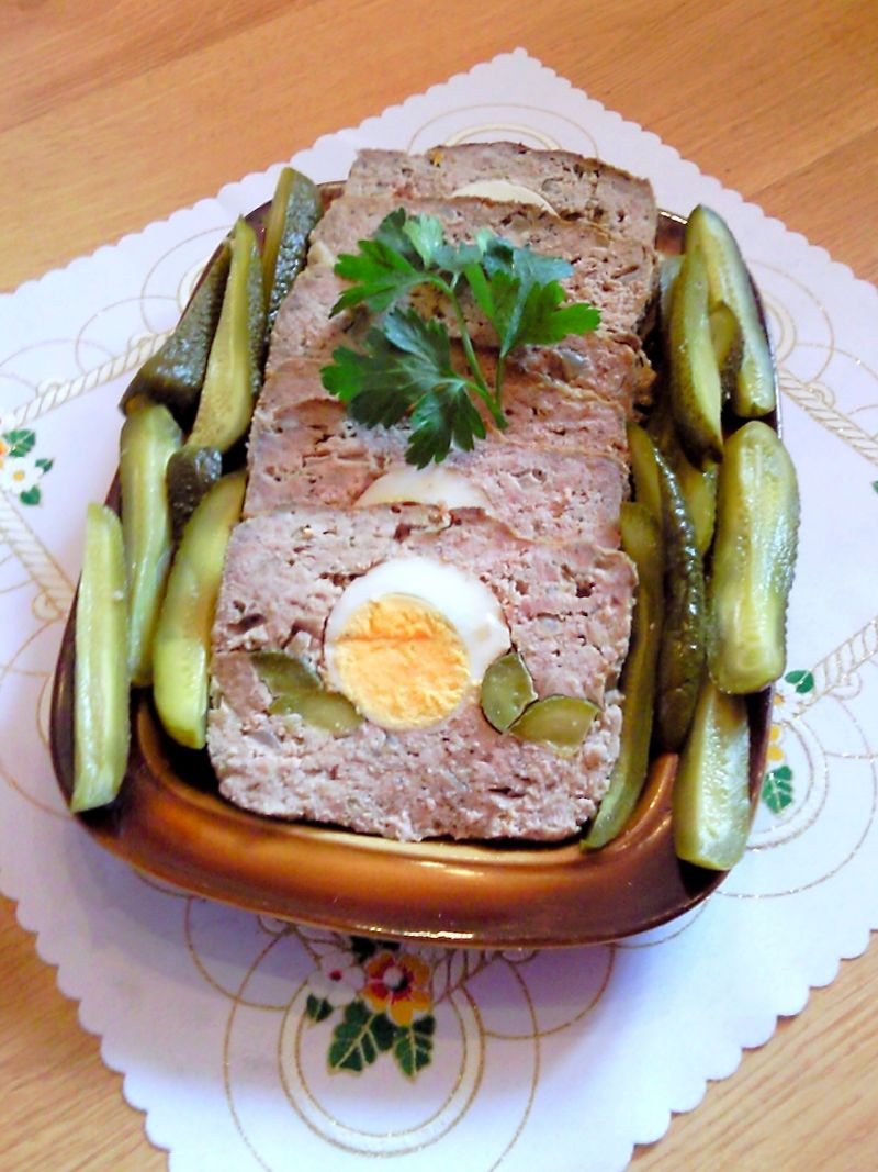 Pasztet z jajkiem i ogórkiem konserwowym