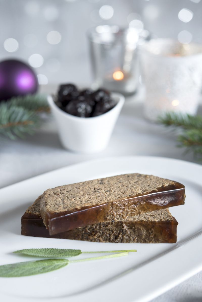 Pasztet z kaczki w galaretce ze śliwek kalifornijskich