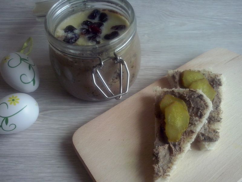 Pasztet z wątróbki drobiowej z żurawiną Pasztet z wątróbki drobiowej z żurawiną