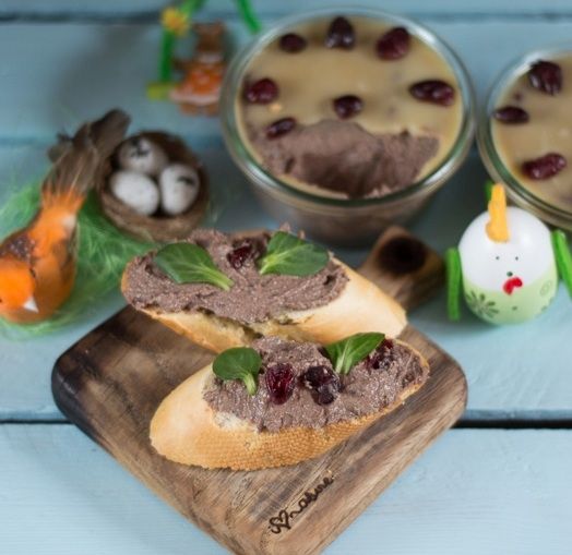 Pasztet z wątróbki z wiśniówką i żurawiną Pasztet z wątróbki z wiśniówką i żurawiną