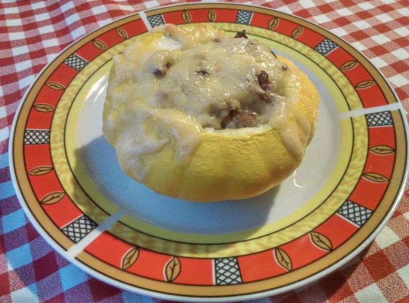 Patisony nadziewan mięsem, marchewką i pieczarkami Patisony nadziewan mięsem, marchewką i pieczarkami