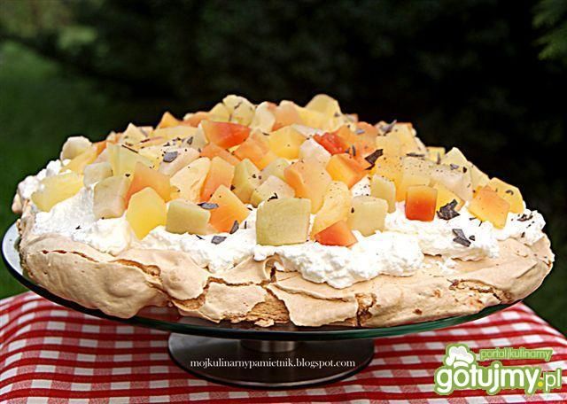 Pavlova z egzotycznymi owocami