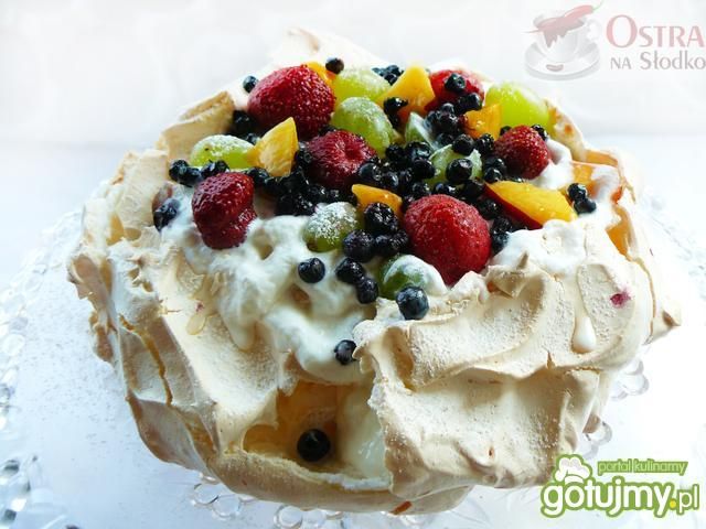 Pavlova z owocami 