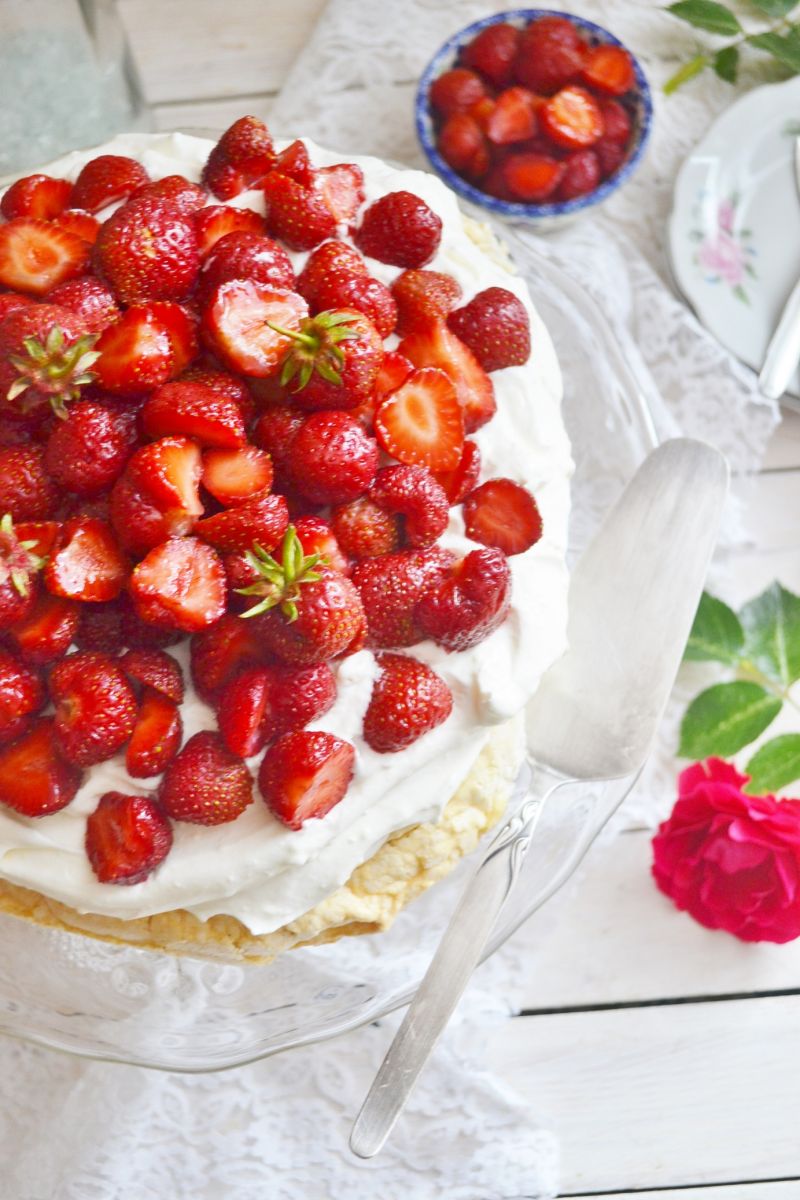 Pavlova z truskawkami Pavlova z truskawkami